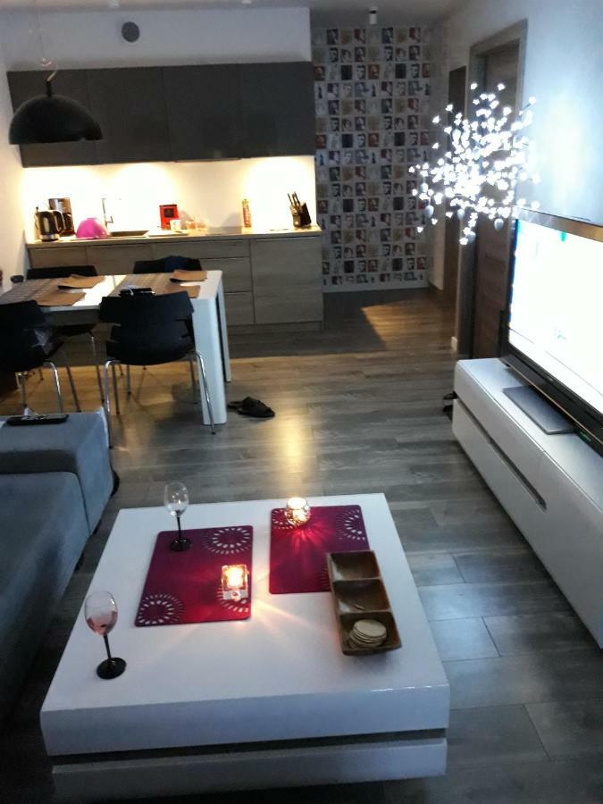 Apartament 303 Z Garazem Osiedle Polanki โควอบเซก ภายนอก รูปภาพ